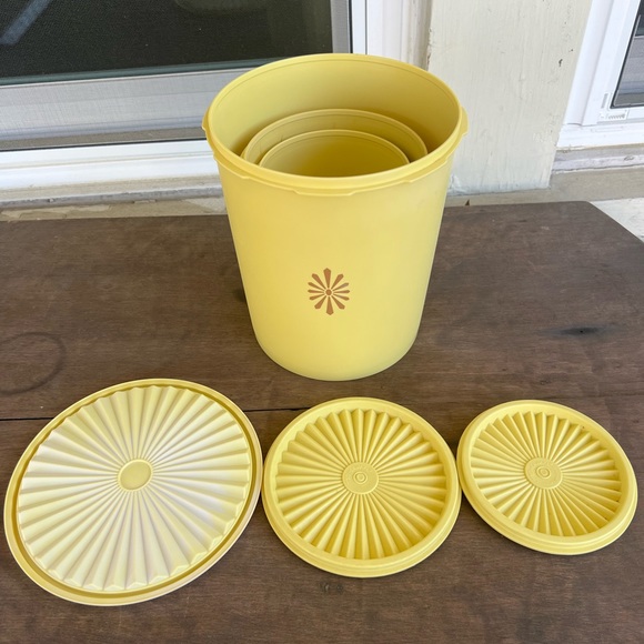 Tupperware Servalier Nesting Canister Set~Harvest Gold~ Set of 3 With Lids - Picture 9 of 10